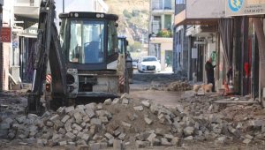 Başkan Kaplan "Koçarlı'da kaldırımsız ve bozuk sokak kalmayacak"