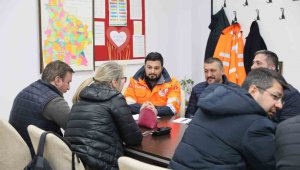 Başkan Öztekin deprem bölgesinde