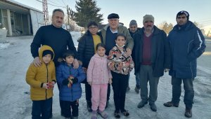 Başkan Pekmezci deprem bölgesinde depremzedelerle bir araya geldi