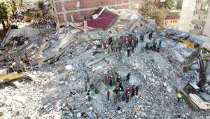 Başkan Soykan bir maaşını depremzedelere bağışladı