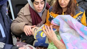 Batmanlı jandarma personeli ve güvenlik korucuları enkazdan 7 kişiyi kurtardı