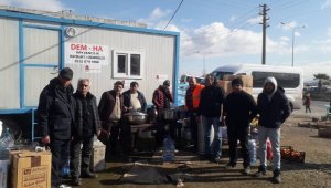 Bayburt Eymür köyünün yardım aracı Nurdağı'na ulaştı