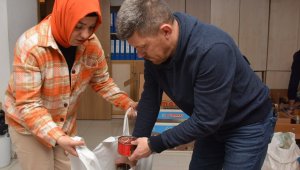 Bozüyük Belediyesi'nden depremzedelere "sosyal market" ve cansuyu desteği