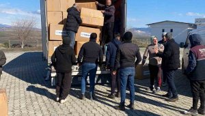 Bozüyük'ten giden 2 tır deprem bölgesine ulaştı