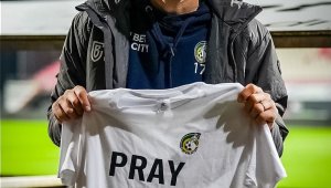 Burak Yılmaz: "Uzakta olabilirim ama aklım, fikrim, kalbim canım ülkem ile"