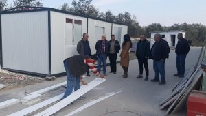 Burhaniye Belediyesi'nden afet bölgesine konteyner ev desteği