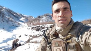 Çatışmadan yaralı kurtuldu, depremde ailesiyle hayatını kaybetti