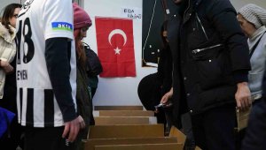 Cenk Tosun'dan yardım çalışmalarına destek