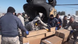 CH-47 Chinook ağır nakliye helikopterleri depremzedenin emrinde