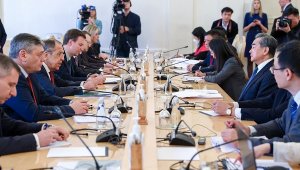 Çinli diplomat Wang: "Rusya ve Çin, çok kutuplu dünyaya bağlı"