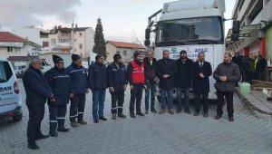 Çivril, deprem bölgesine 8 tır yardım gönderdi