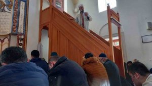 Cuma namazı sonrası gıyabi cenaze namazı kılındı