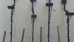 Dedektör ile antik kentte kaçak kazı çalışmasına Jandarma baskını