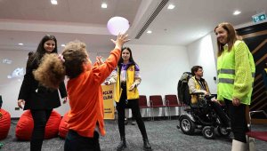 Denizli'ye gelen depremzedelerin ihtiyaçları karşılanıyor