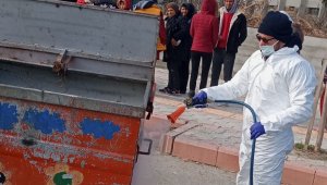Deprem bölgesi haşere oluşumuna karşı ilaçlandı