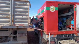 Deprem bölgesinde bozulan araçların imdadına seyyar tamir aracı yetişiyor