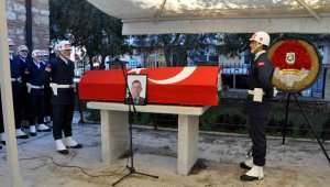 Deprem şehidine son görev