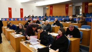 Deprem şehitleri için Fatiha okunarak başladı