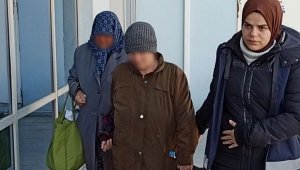 Deprem yardımlarını çalan 4 belediye personeli adliyeye sevk edildi