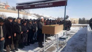 Depremde hayatını kaybeden Güzel, Tercan'da toprağa verildi