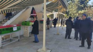 Depremde hayatını kaybeden Özel Harekat polisinin ailesi Kilis'te defnedildi