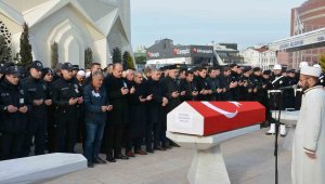 Depremde hayatını kaybeden polis memuru Sultanbeyli'de toprağa verildi