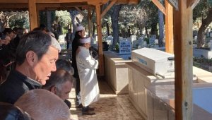 Depremde hayatını kaybedenler son yolculuğuna uğurlandı