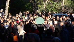 Depremde yaşamını yitiren genç futbolcu Antalya'da toprağa verildi