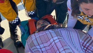 Depremin 248. saatinde enkazdan çıkarılan Aleyna Ölmez, Ankara'ya sevk edildi
