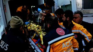 Depremin 296. saatinde enkaz altında ilk temas