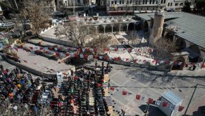 Depremin ardından 2. cumada gıyabi cenaze namazı kılındı