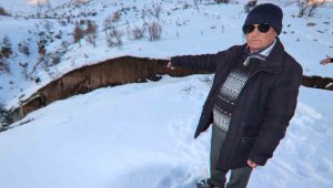 Depremin merkez üssünden dehşete düşüren görüntüler: Dağ yarıldı, yüksek gerilim hattı direkleri devrildi