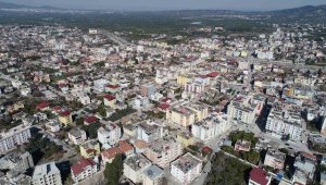 Depremin ortasındaki bu ilçedeki tek bina bile yıkılmadı