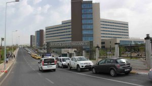 Depremin yükünü şehir hastaneleri sırtlanıyor