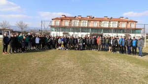 Depremzede çocuklar Nazilli Belediyesporlu futbolcular ile bir araya geldi