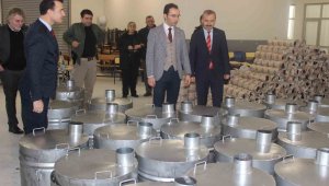 Depremzedeler için soba ve yakacak gönderildi