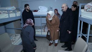 Depremzedelerin İzmir'deki yurtlara yerleştirilmesi sürüyor