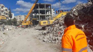 Edremit Belediyesi ekipleri deprem bölgesine ulaştı