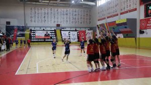 Elazığ'da küçük kızlar hentbol yarı finalleri tamamlandı