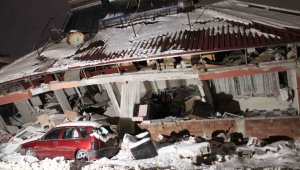 Elbistan depreminden geriye yıkılmış binalar kaldı