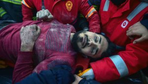 Elbistan'da enkaz altında kalan kişi 59 saat sonra kurtarıldı