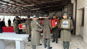 Enkaz altında can veren uzman çavuş ve 12 yaşındaki oğlu Kızılcahamam'da toprağa veridi