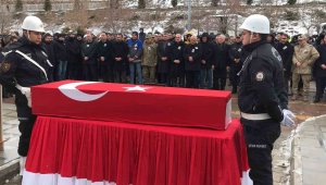 Enkaz altından çıkartılan şehit polisin cenazesi memleketine gönderildi