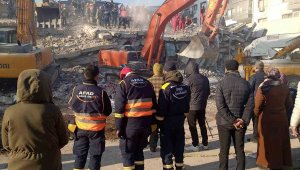 Enkaz kurtarma çalışmalarında artçı depreme böyle yakalandılar