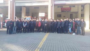 Enkazdan 4 kişiyi kurtaran Tekirdağ itfaiyesi çalışmalarını tamamlayıp kente döndü
