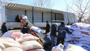 Erzincan'dan deprem bölgesine yardımlar devam ediyor