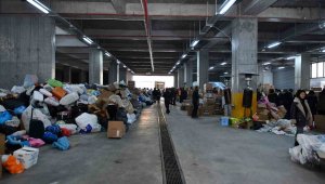 Esenyurt'tan deprem bölgesine yardım yağdı