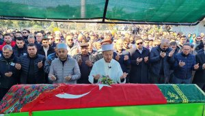 Eşiyle enkaz altında hayatını kaybeden Hatice öğretmen son yolculuğuna uğurlandı