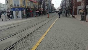 Eskişehir'in beyaz örtüsü kayboldu