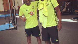 Essien'den, Atsu mesajı: "Hayatta olduğunu umuyor ve dua ediyorum"